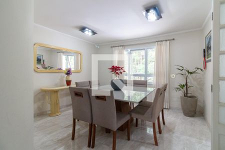 Casa à venda com 453m², 4 quartos e 4 vagasSala