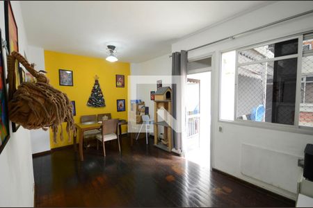 Apartamento à venda com 75m², 2 quartos e 1 vagaSala