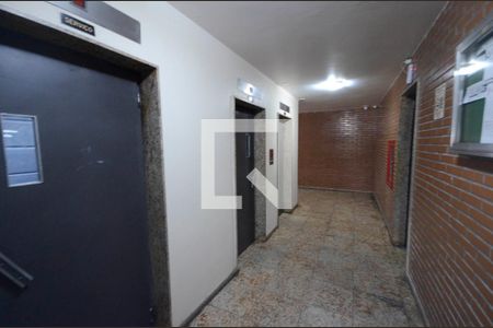 Apartamento à venda com 75m², 2 quartos e 1 vagaHall