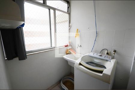 Apartamento à venda com 75m², 2 quartos e 1 vagaÁrea de Serviço