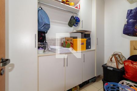 Apartamento à venda com 92m², 3 quartos e 2 vagasQuarto - Área de Serviço