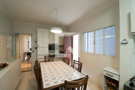 Casa à venda com 300m², 3 quartos e 2 vagas Casa à venda com 300m², 3 quartos e 2 vagasCozinha