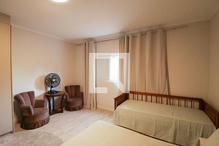 Casa à venda com 300m², 3 quartos e 2 vagas Casa à venda com 300m², 3 quartos e 2 vagasQuarto 1