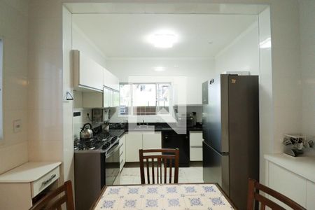 Casa à venda com 300m², 3 quartos e 2 vagas Casa à venda com 300m², 3 quartos e 2 vagasCozinha