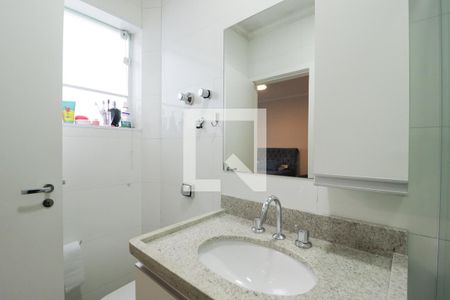 Casa à venda com 300m², 3 quartos e 2 vagasBanheiro da Suíte