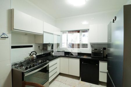 Casa à venda com 300m², 3 quartos e 2 vagas Casa à venda com 300m², 3 quartos e 2 vagasCozinha