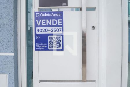 Casa à venda com 300m², 3 quartos e 2 vagas Casa à venda com 300m², 3 quartos e 2 vagasPlaca