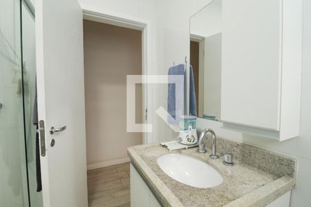 Casa à venda com 300m², 3 quartos e 2 vagas Casa à venda com 300m², 3 quartos e 2 vagasBanheiro Social