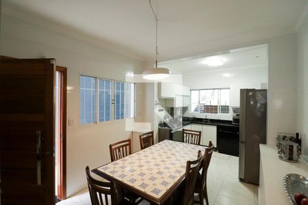 Casa à venda com 300m², 3 quartos e 2 vagas Casa à venda com 300m², 3 quartos e 2 vagasCozinha