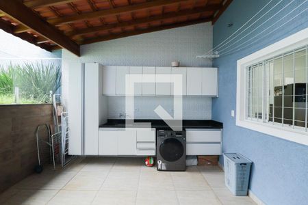 Casa à venda com 300m², 3 quartos e 2 vagas Casa à venda com 300m², 3 quartos e 2 vagasÁrea de Serviço