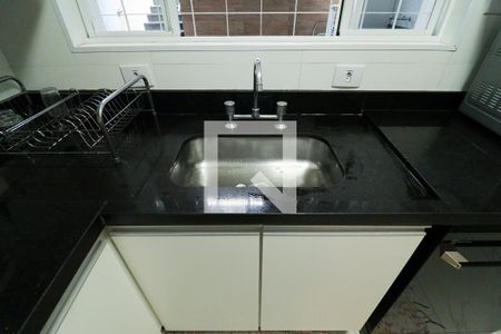 Casa à venda com 300m², 3 quartos e 2 vagas Casa à venda com 300m², 3 quartos e 2 vagasCozinha