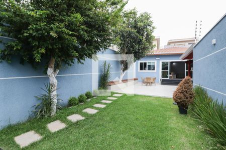 Casa à venda com 300m², 3 quartos e 2 vagas Casa à venda com 300m², 3 quartos e 2 vagasÁrea Externa