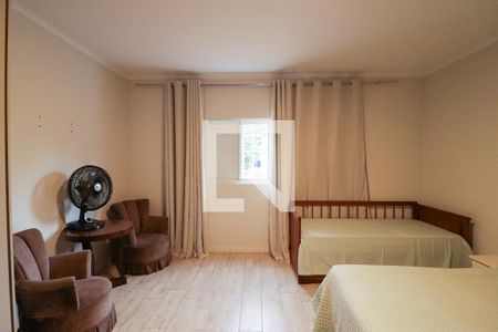 Casa à venda com 300m², 3 quartos e 2 vagas Casa à venda com 300m², 3 quartos e 2 vagasQuarto 1