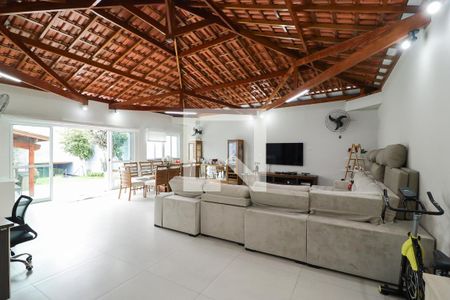 Casa à venda com 300m², 3 quartos e 2 vagasSalão/Escritório