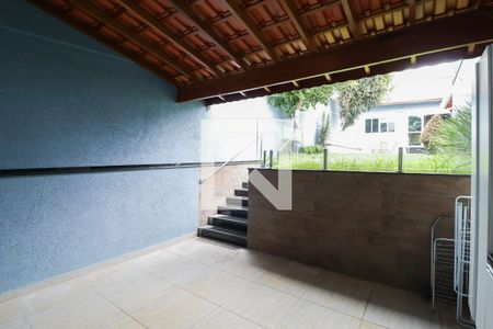 Casa à venda com 300m², 3 quartos e 2 vagas Casa à venda com 300m², 3 quartos e 2 vagasÁrea de Serviço