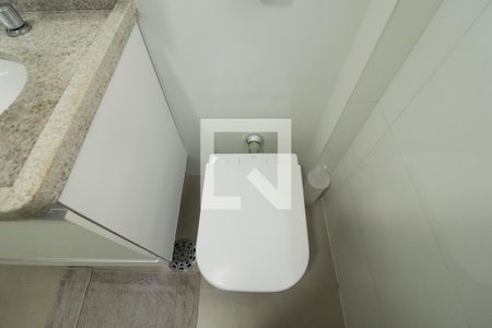 Casa à venda com 300m², 3 quartos e 2 vagas Casa à venda com 300m², 3 quartos e 2 vagasBanheiro Social