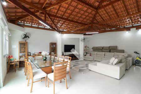 Casa à venda com 300m², 3 quartos e 2 vagasSalão/Escritório