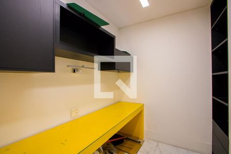Apartamento para alugar com 246m², 2 quartos e 4 vagas Apartamento para alugar com 246m², 2 quartos e 4 vagasEscritório