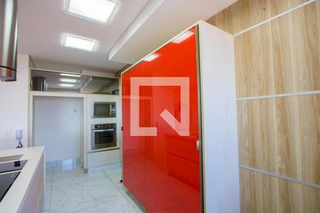 Apartamento para alugar com 246m², 2 quartos e 4 vagas Apartamento para alugar com 246m², 2 quartos e 4 vagasCozinha