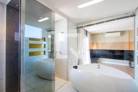 Apartamento para alugar com 246m², 2 quartos e 4 vagas Apartamento para alugar com 246m², 2 quartos e 4 vagasBanheiro 1 do quarto 1