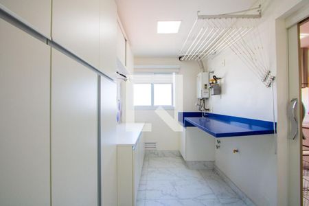 Apartamento para alugar com 246m², 2 quartos e 4 vagas Apartamento para alugar com 246m², 2 quartos e 4 vagasÁrea de serviço