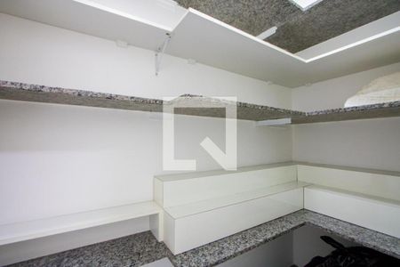 Apartamento para alugar com 246m², 2 quartos e 4 vagas Apartamento para alugar com 246m², 2 quartos e 4 vagasDespensa