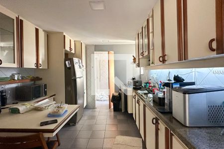 Apartamento à venda com 380m², 4 quartos e 2 vagasCozinha