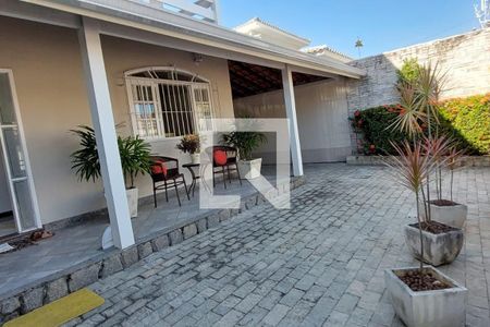 Casa à venda com 357m², 4 quartos e 3 vagas