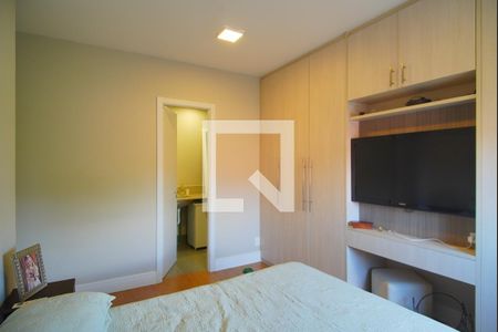 Suíte de apartamento à venda com 2 quartos, 80m² em São João, Porto Alegre