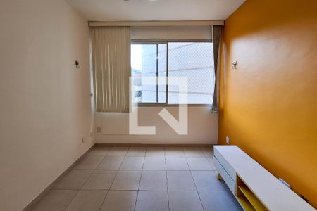 Sala de apartamento para alugar com 1 quarto, 55m² em Ingá, Niterói