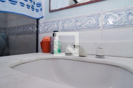 Apartamento à venda com 200m², 4 quartos e 3 vagas Apartamento à venda com 200m², 4 quartos e 3 vagasBanheiro da Suíte 2