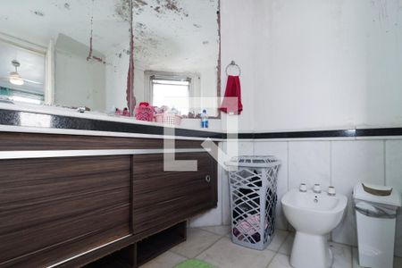 Apartamento à venda com 200m², 4 quartos e 3 vagas Apartamento à venda com 200m², 4 quartos e 3 vagasBanheiro da Suíte 1