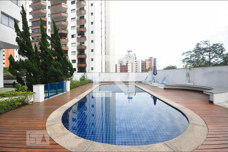Apartamento à venda com 200m², 4 quartos e 3 vagas Apartamento à venda com 200m², 4 quartos e 3 vagasÁrea comum - Piscina