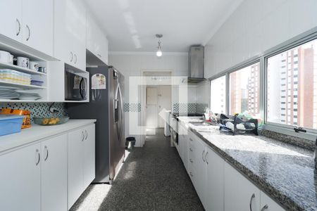 Apartamento à venda com 200m², 4 quartos e 3 vagas Apartamento à venda com 200m², 4 quartos e 3 vagasCozinha