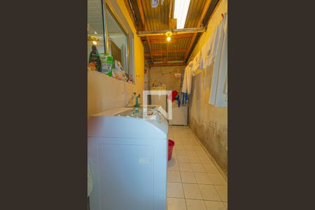 Casa à venda com 86m², 4 quartos e 2 vagas Casa à venda com 86m², 4 quartos e 2 vagasÁrea de Serviço