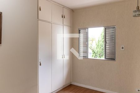 Casa à venda com 450m², 4 quartos e 4 vagas Casa à venda com 450m², 4 quartos e 4 vagasQuarto 4