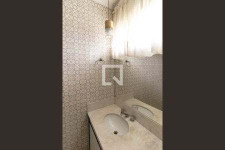 Casa à venda com 450m², 4 quartos e 4 vagas Casa à venda com 450m², 4 quartos e 4 vagasBanheiro do Quarto 1