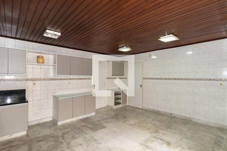 Casa à venda com 450m², 4 quartos e 4 vagas Casa à venda com 450m², 4 quartos e 4 vagasCozinha