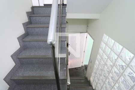 Casa à venda com 250m², 3 quartos e 4 vagasEscada