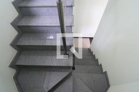 Casa à venda com 250m², 3 quartos e 4 vagasEscada