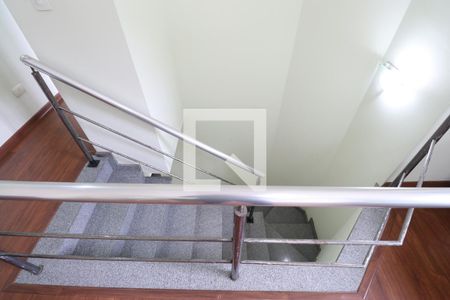 Casa à venda com 250m², 3 quartos e 4 vagasEscada