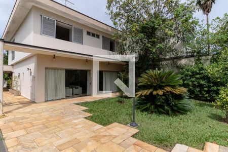 Casa à venda com 450m², 4 quartos e 4 vagas Casa à venda com 450m², 4 quartos e 4 vagasJardim