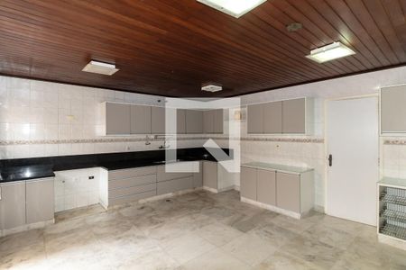 Casa à venda com 450m², 4 quartos e 4 vagas Casa à venda com 450m², 4 quartos e 4 vagasCozinha