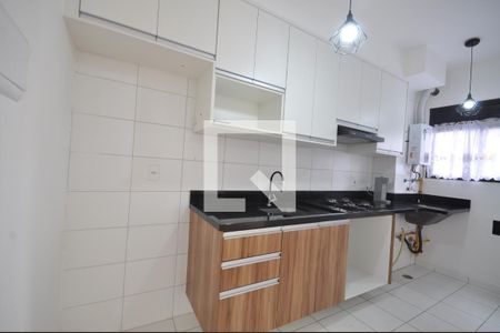 Cozinha de apartamento para alugar com 2 quartos, 40m² em Horto Florestal, São Paulo