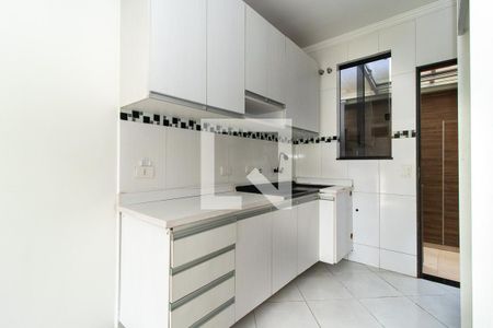 Casa para alugar com 70m², 2 quartos e 2 vagasCozinha - Armários