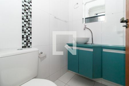 Casa para alugar com 70m², 2 quartos e 2 vagasBanheiro Social