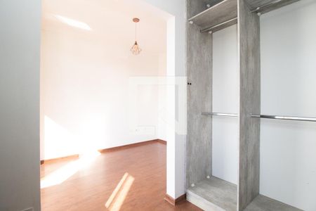 Casa para alugar com 70m², 2 quartos e 2 vagasCloset