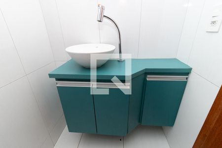 Casa para alugar com 70m², 2 quartos e 2 vagasBanheiro Social