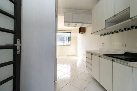 Casa para alugar com 70m², 2 quartos e 2 vagasCozinha - Armários