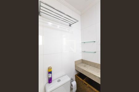Apartamento à venda com 72m², 3 quartos e 2 vagas Apartamento à venda com 72m², 3 quartos e 2 vagasBanheiro da Suíte